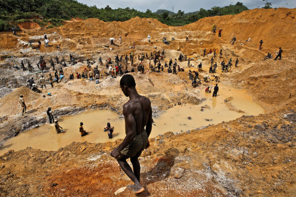 Illegal Gold Miners Crawl Like Ants on Riverbank | Ghana, Africa
AngloGold is the world’s most valuable mining company, but they will not let these artisanal miners into their tailings piles.  They brought in the military to run them off and when the military leaves the artisanal miners will return.
